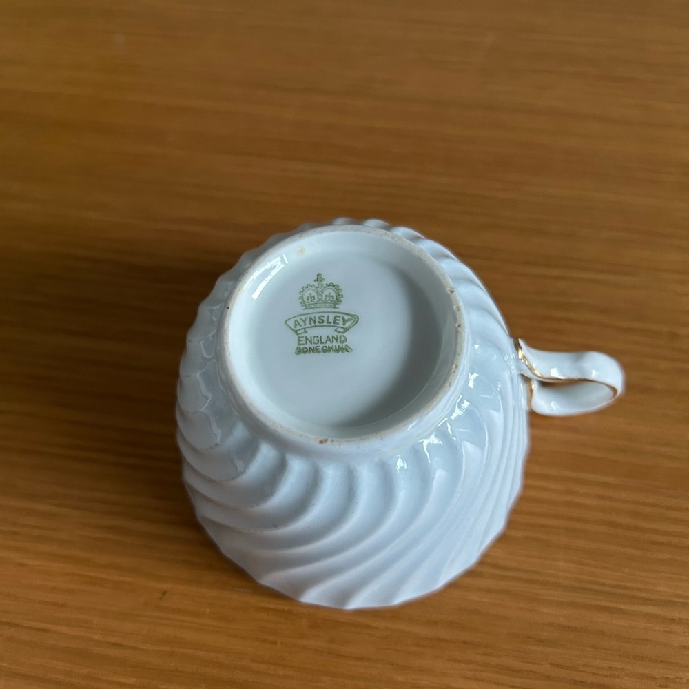 Aynsley Teacup - Picture 9 of 12